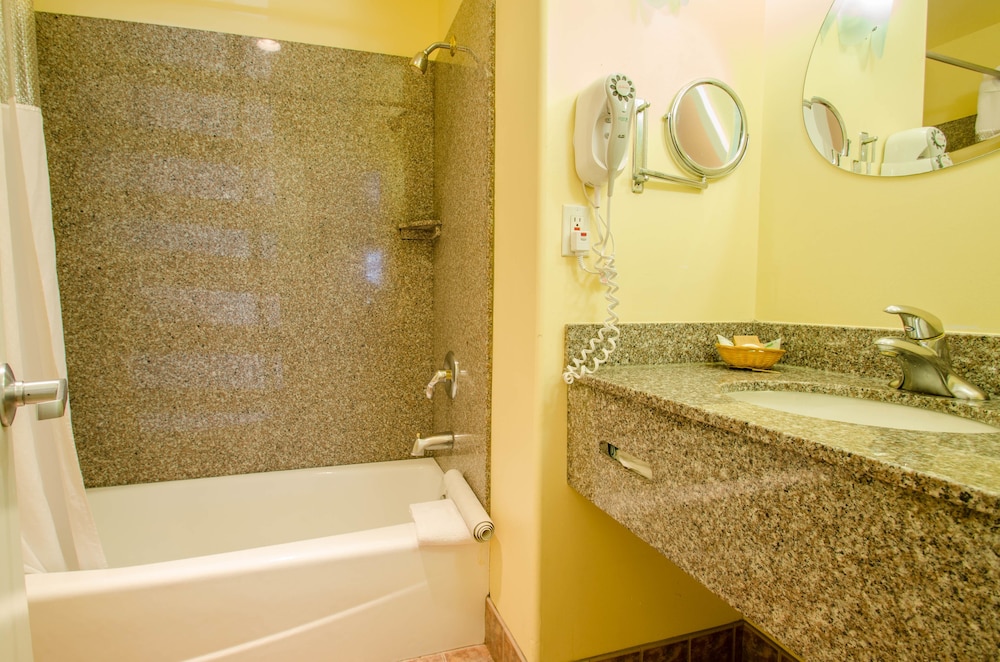 Continental Inn - photo 20