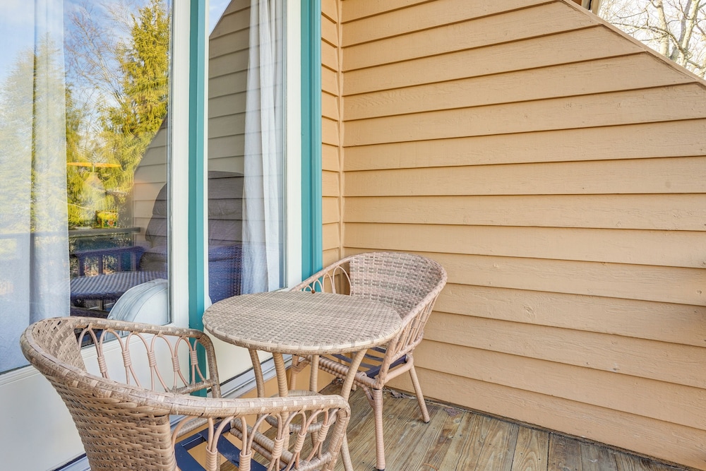 Modern Townhome at Wintergreen Resort - photo 9