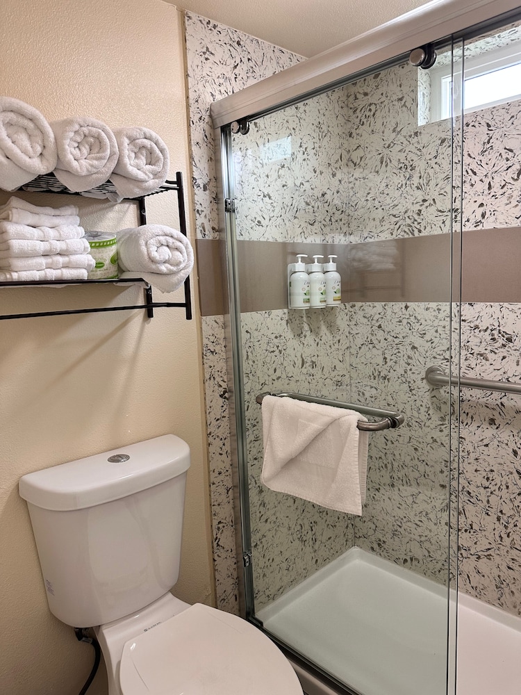 Beachwalker Inn and Suites - photo 28