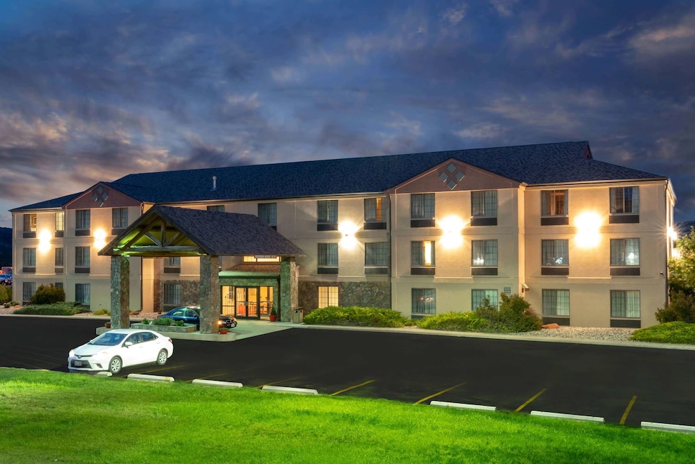 Summerset Hotel & Suites - featured photo