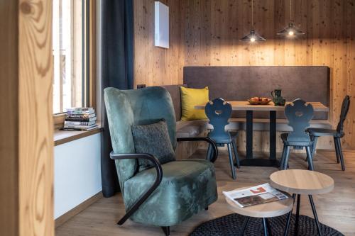 Oberfallerhof Apartment Ummi — 4-Star Luxury Hotel in Barbiano, Italy