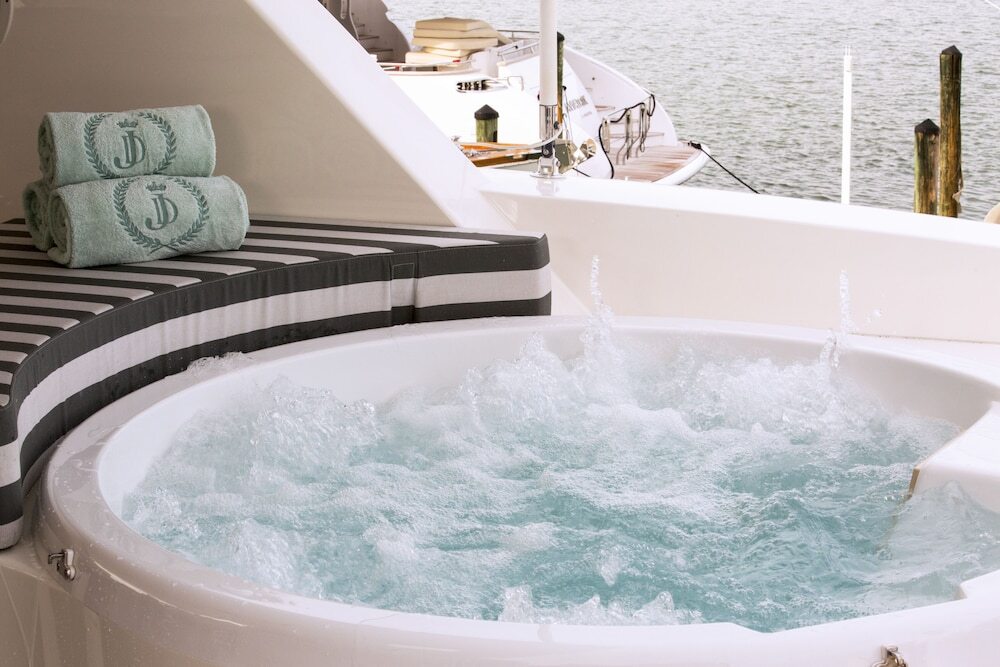 Miami Beach Luxury Yacht Charters - photo 6