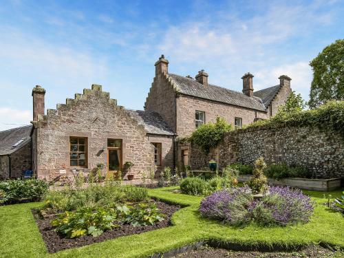 Little Swinton Garden Cottage — 4-Star Luxury Hotel in Swinton, United Kingdom