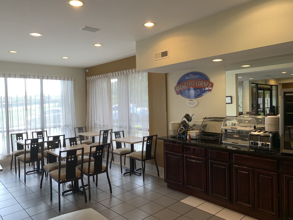 Baymont by Wyndham Cave City - photo 20