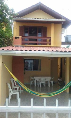 Casinha amarela in Florianopolis, Brasil