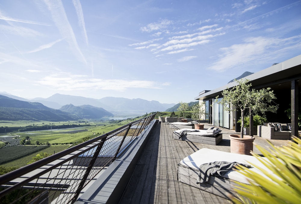 Designhotel Gius La Residenza — 4-Star Luxury Hotel in Caldaro Sulla Strada Del Vino, Italy