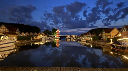 Ferienhaus Leuchtturmblick Hafendorf Rheinsberg — hotel in Rheinsberg