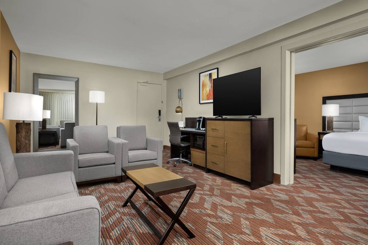 Doubletree By Hilton Greensboro Airport - photo 28