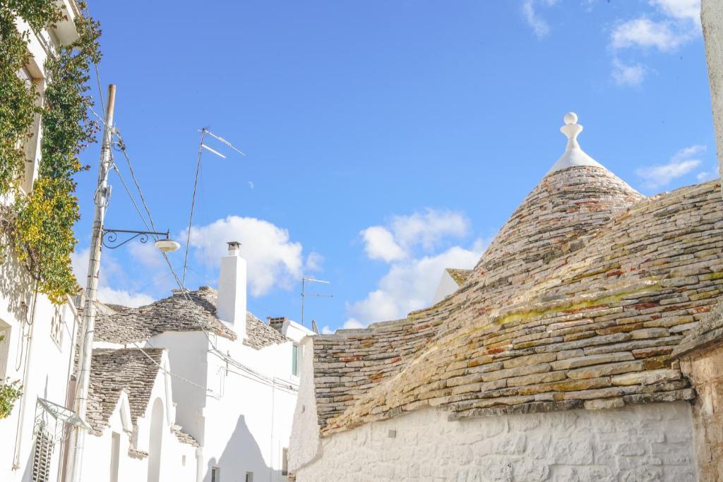 Trullo Essenza Trulli Antì Charme & Relax — 4-Star Luxury Hotel in Alberobello, Italy