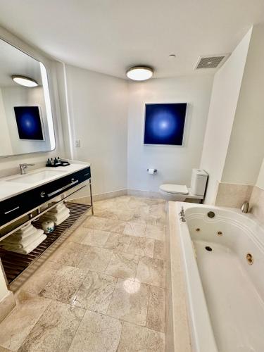 Fontainebleau Miami Beach Tresor - photo 33