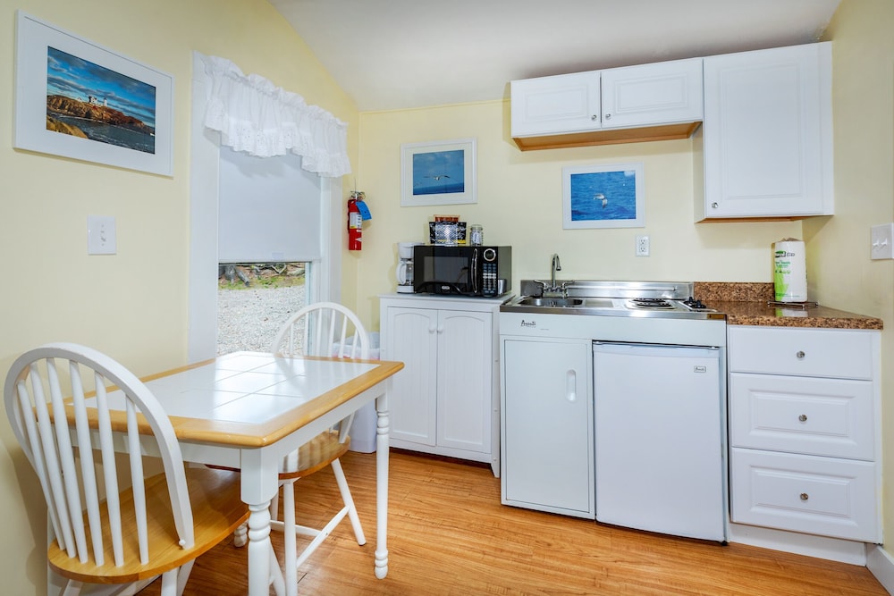 2 River Road Inn & Cottages - photo 40
