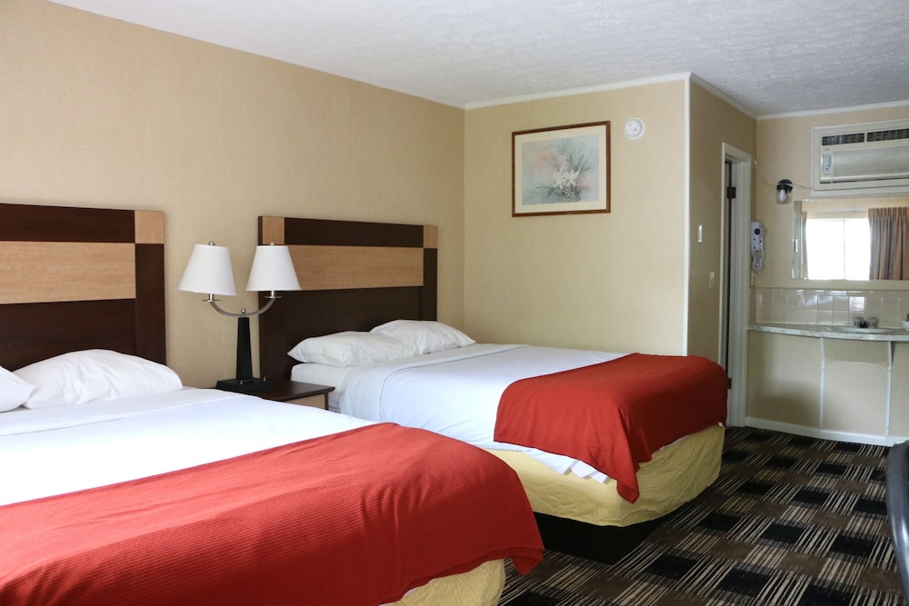 Castlewood Inn - photo 10