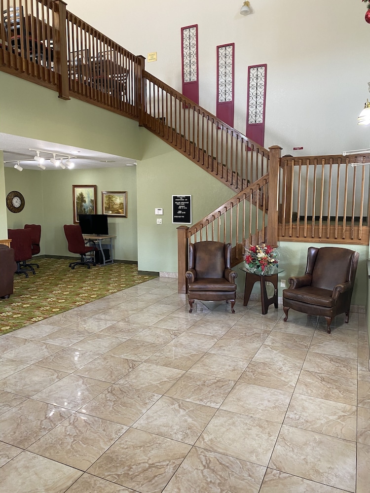 Brookwood Inn - photo 5