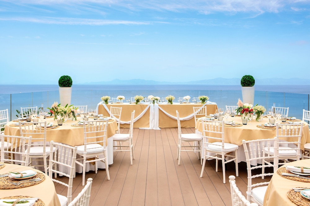 מזון ומשקאות