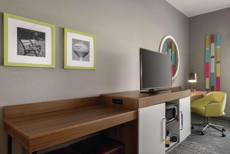 Hampton Inn Brooklyn Park - photo 9