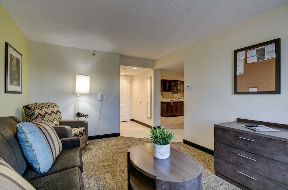 Candlewood Suites Richmond West Broad an IHG Hotel - photo 4