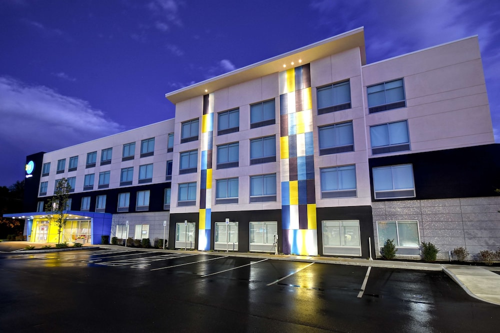 Tru By Hilton Concord - photo 36