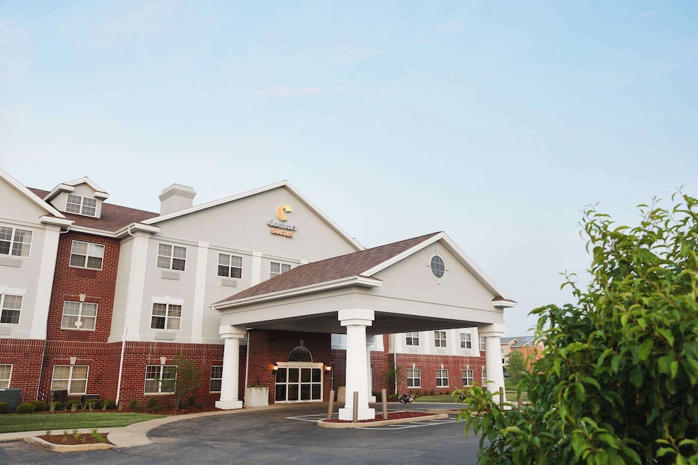 Comfort Suites Milwaukee Airport - photo 74