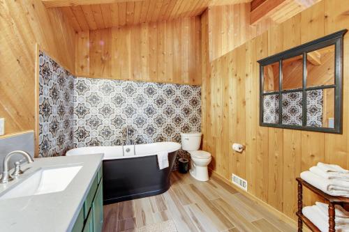 Tahquitz Rock Lodge — 4-Star Luxury Hotel in Idyllwild, United States