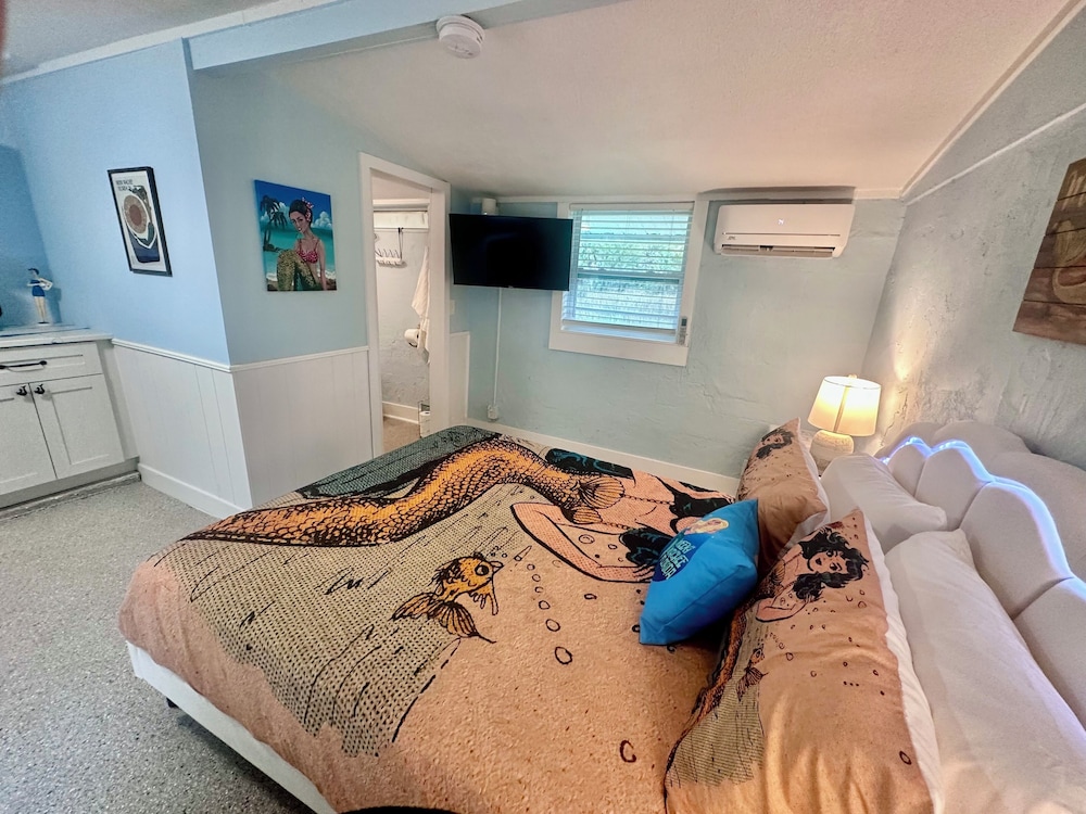 Neptune's Grotto Waterfront Retreat - photo 21
