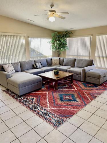 Grand Residence Spacious Retreat 3 bed 2 bath — 4-Star Luxury Hotel in Prescott, United States