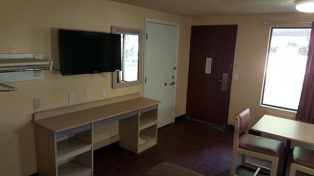 Mentor Home Inn - photo 8