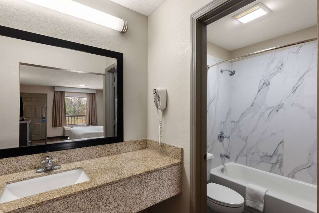Days Inn by Wyndham Childersburg Sylacauga - photo 26