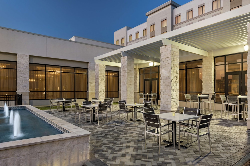 Embassy Suites by Hilton Round Rock - photo 53