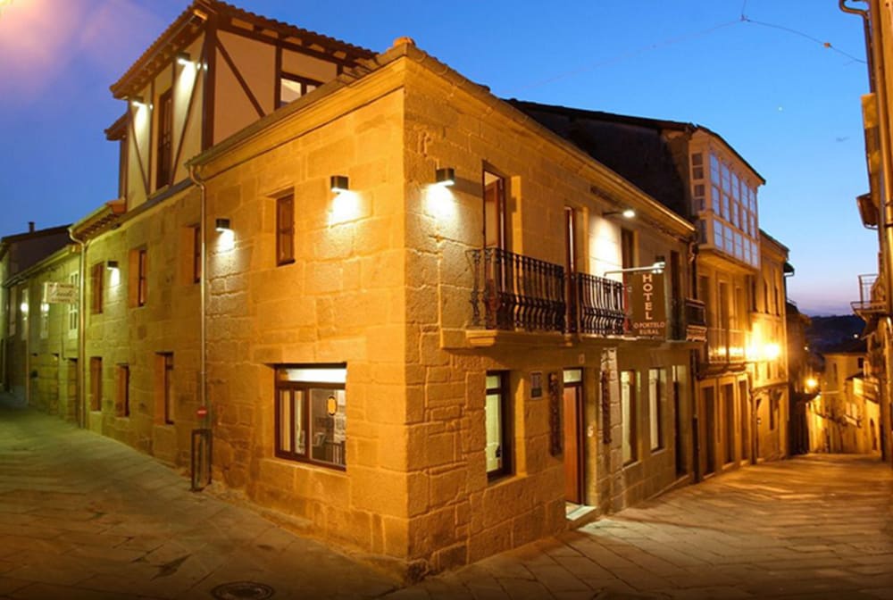Hotel O Portelo Rural — hotel in Allariz