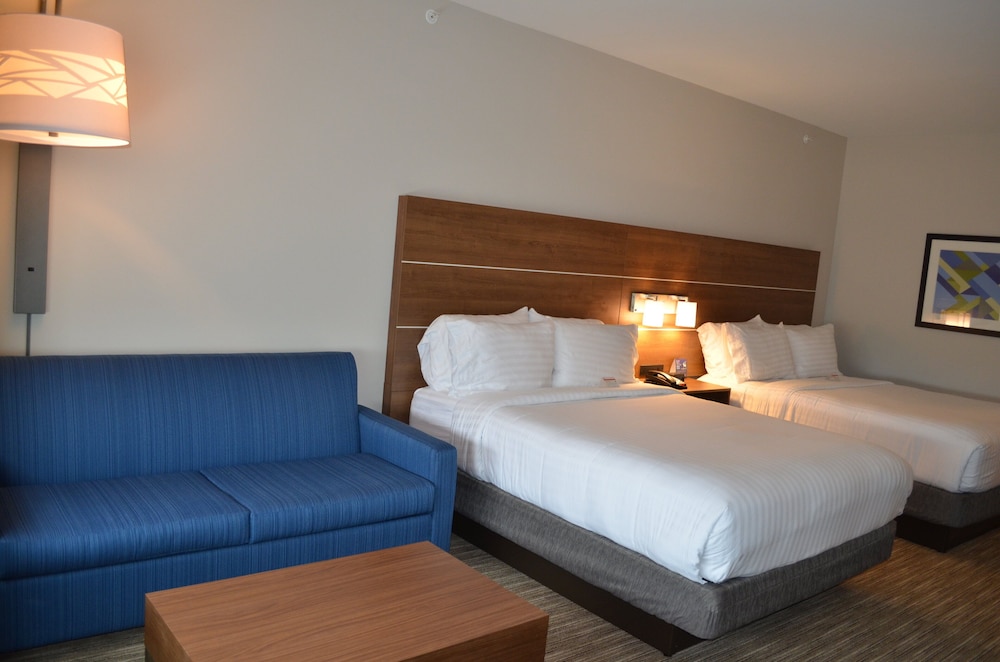 Holiday Inn Express & Suites Charlotte NE University Area by IHG - photo 27