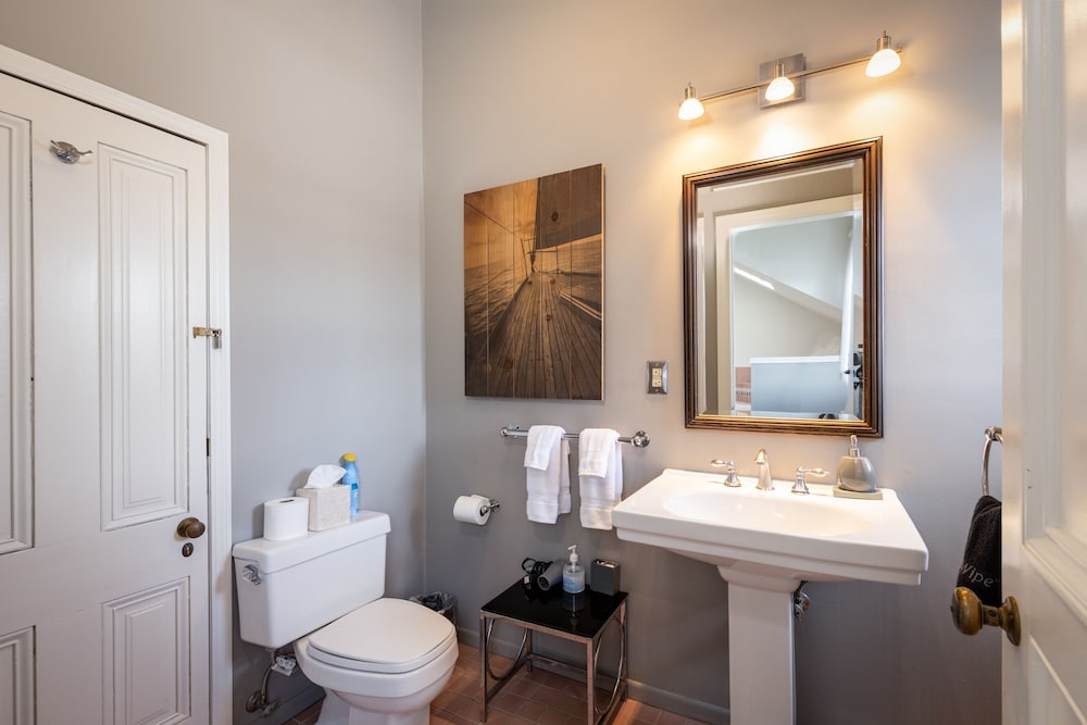 Nantucket Whale Inn - photo 56