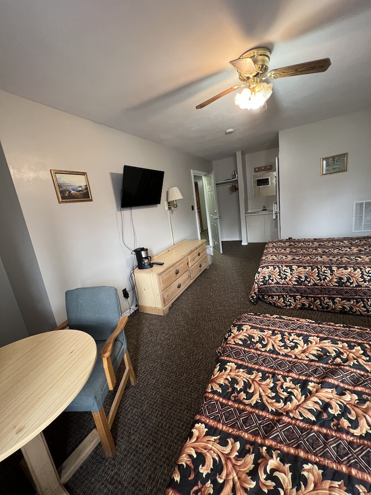 Oswego Inn - photo 27