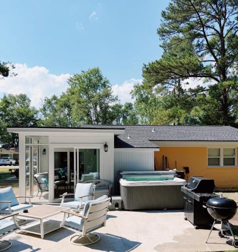 Bbq Hot Tub 10Min To The Beach in Myrtle Beach, United States