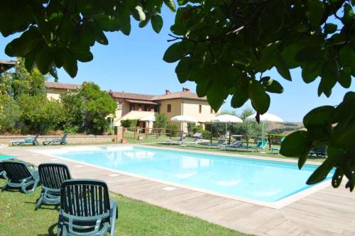 Apartment in Asciano Toskana 50686 — 4-Star Luxury Hotel in Asciano, Italy