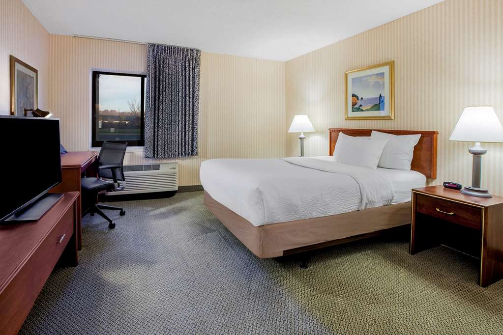 La Quinta Inn by Wyndham Detroit Southgate - photo 10