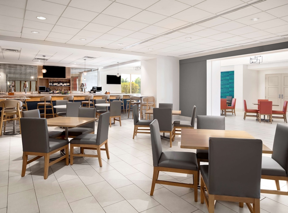 Embassy Suites by Hilton Tampa Airport Westshore - photo 53