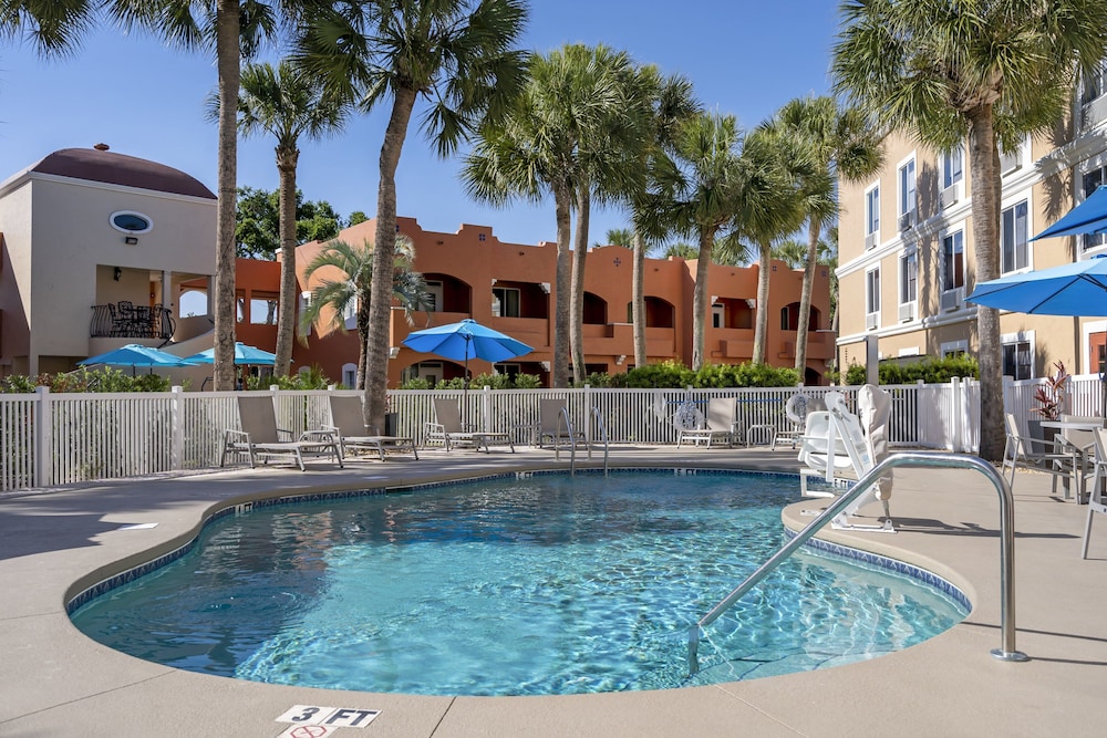 Holiday Inn Express Hotel & Suites The Villages by IHG - photo 40