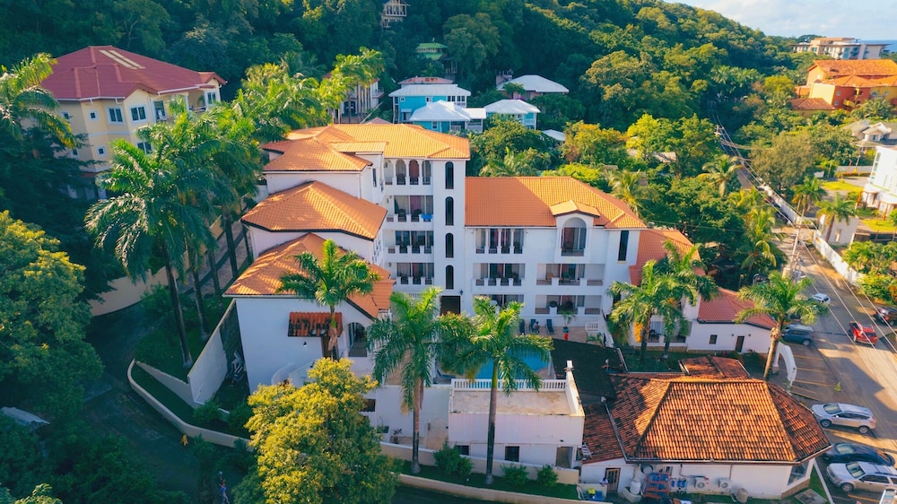 West Bay Colonial in Unknown City, Honduras