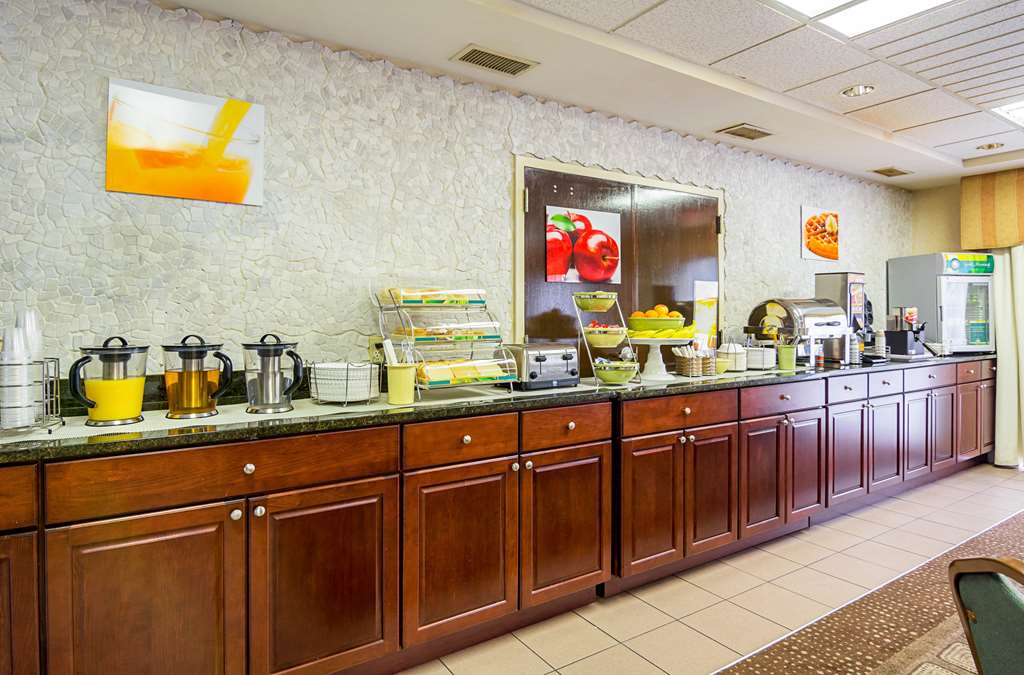 Quality Inn & Suites Kearneysville Martinsburg - photo 28