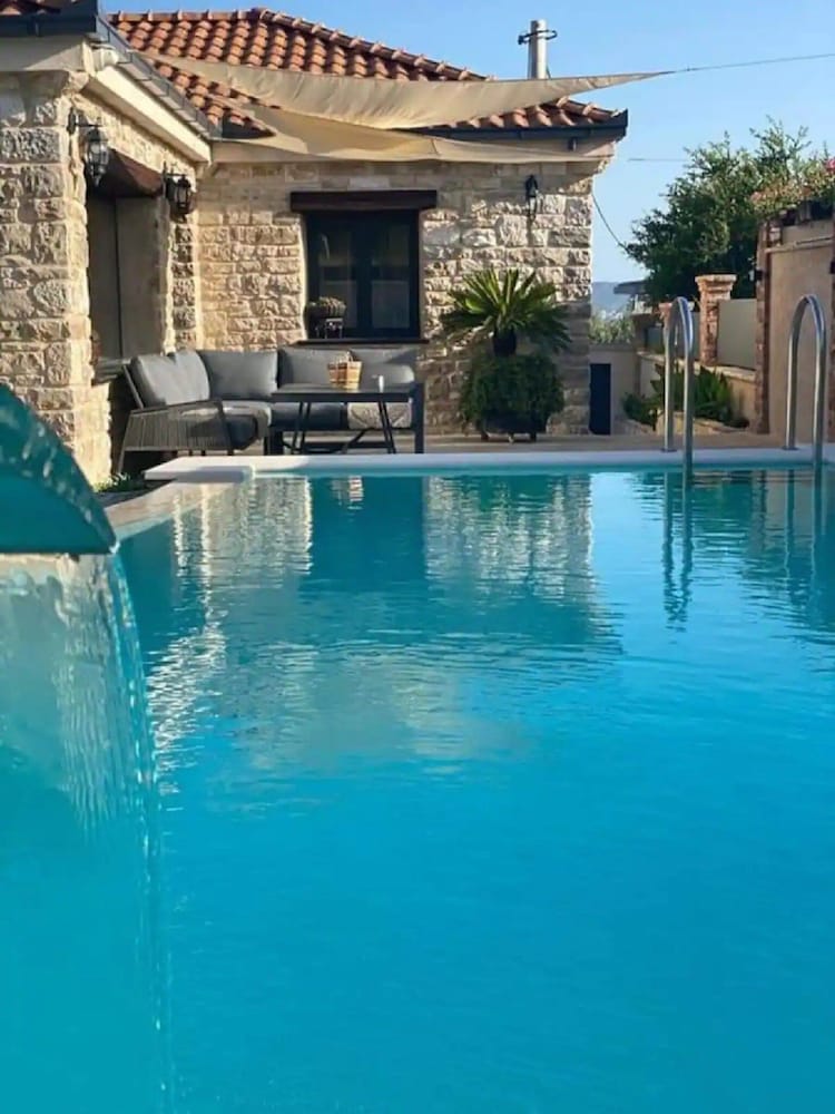 Villa Stalla — 4-Star Luxury Hotel in Kastel Stari, Croatia