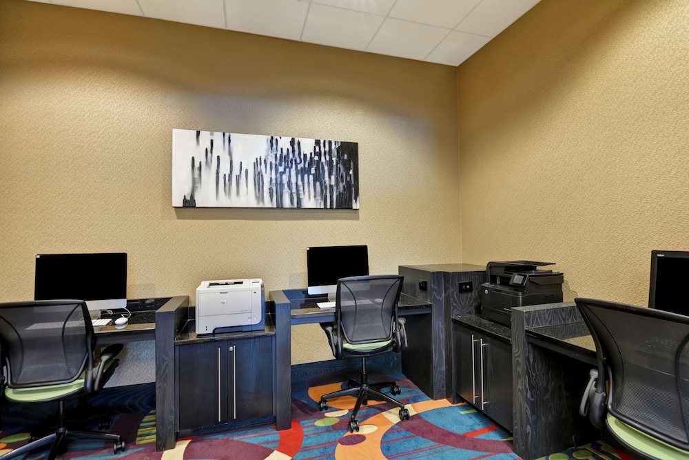 Hilton Garden Inn Raleigh Crabtree Valley - photo 66