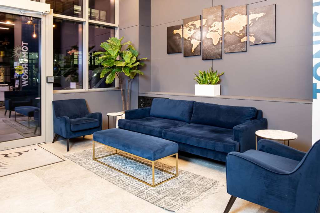 La Quinta Inn & Suites by Wyndham Times Square South - photo 4