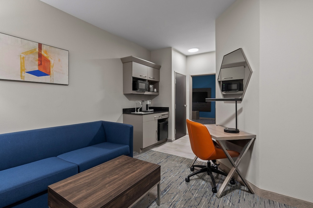Holiday Inn Express & Suites Oklahoma City NW Quail Springs by IHG - photo 16