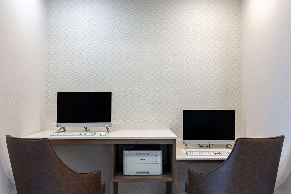 La Quinta Inn & Suites by Wyndham Centralia - photo 61