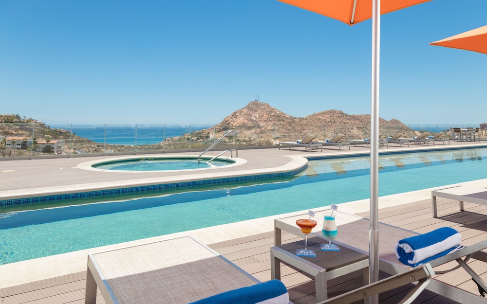 Rooftop pool