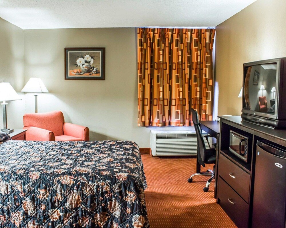 Econo Lodge Burlington I 40 - photo 15