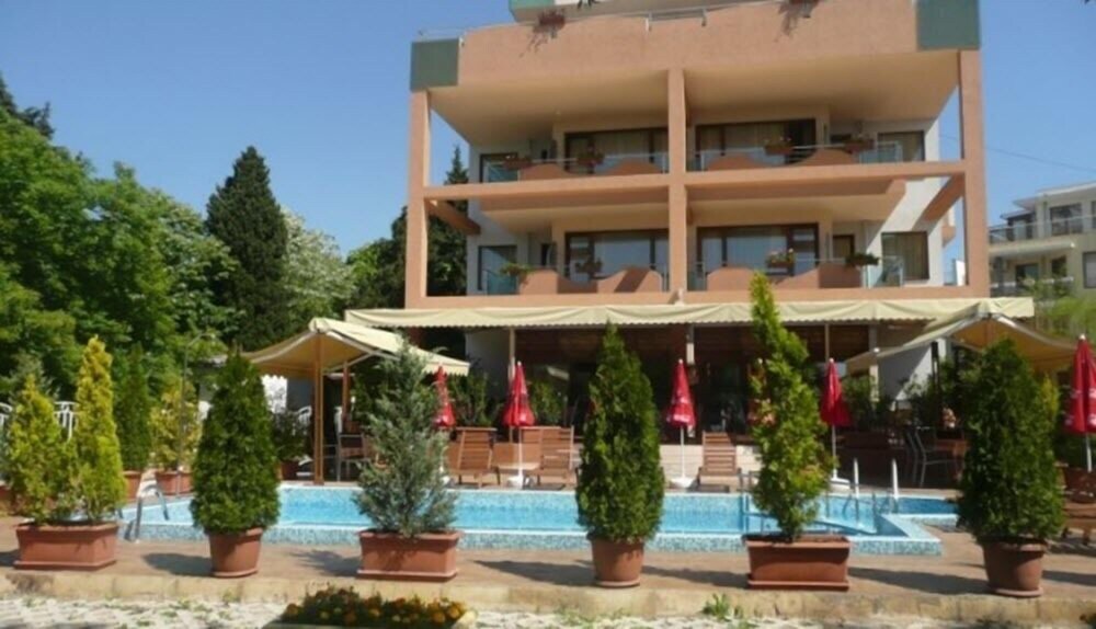 Hotel Capri - carbon neutral hotel in Nesebar
