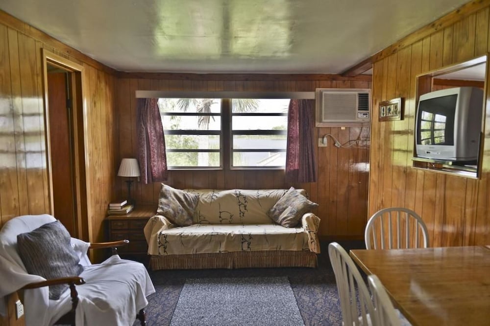Lake Ida Beach Resort - photo 13