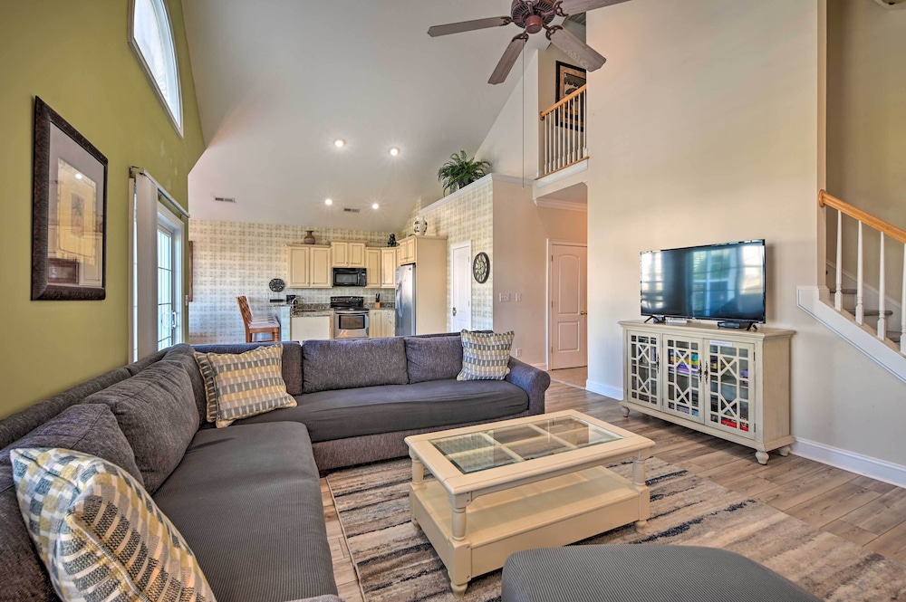 Spacious Family Retreat with Resort Amenities - photo 4