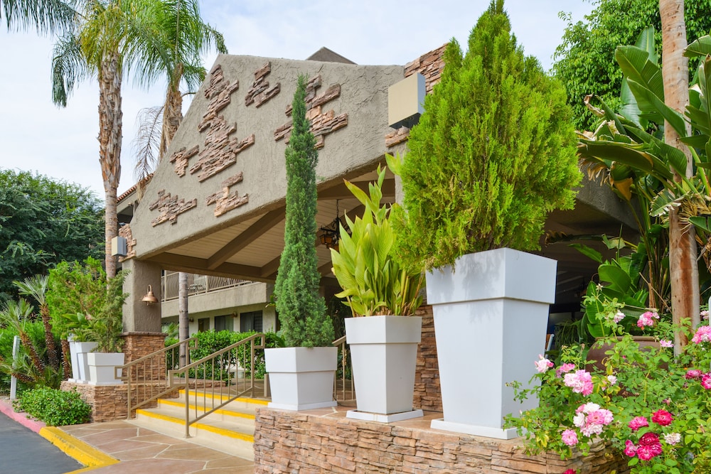 Holiday Inn Express Palm Desert by IHG - photo 47